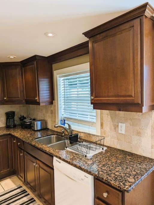 Vacation Home On Alligator Drive Woodmere Екстер'єр фото